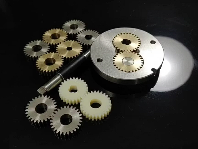 چرخ‌دنده‌های صنعتی و تجهیزات دنده‌زنی